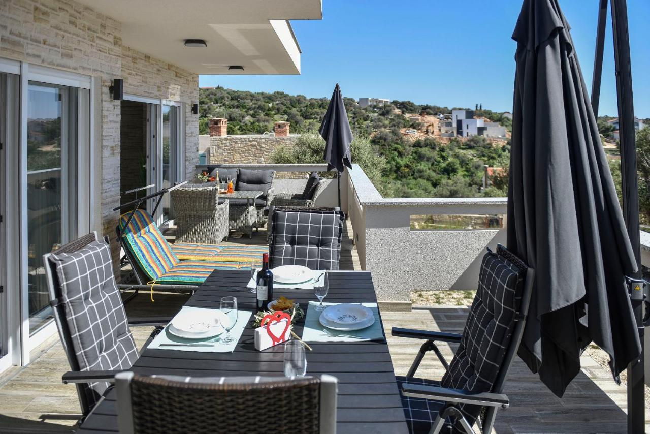 Moderner Bungalow Mit Meerblick Лун Екстериор снимка